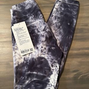 NWT Wunder Under HR 25” Marble Dye Classic Navy